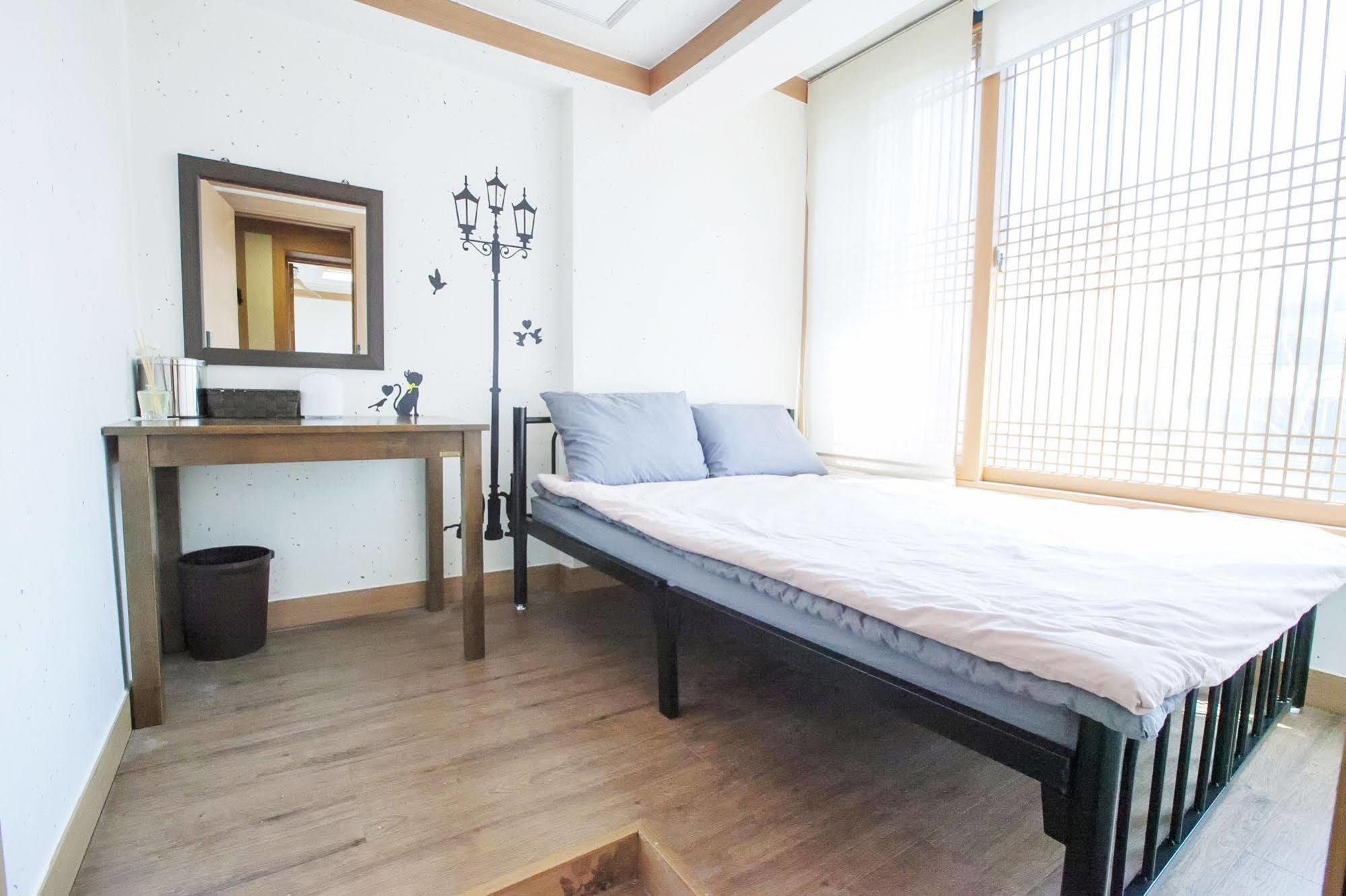 The Blossom Yeonnam Guesthouse Séoul Extérieur photo